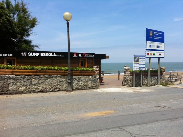  Sopelana 冲浪学校 